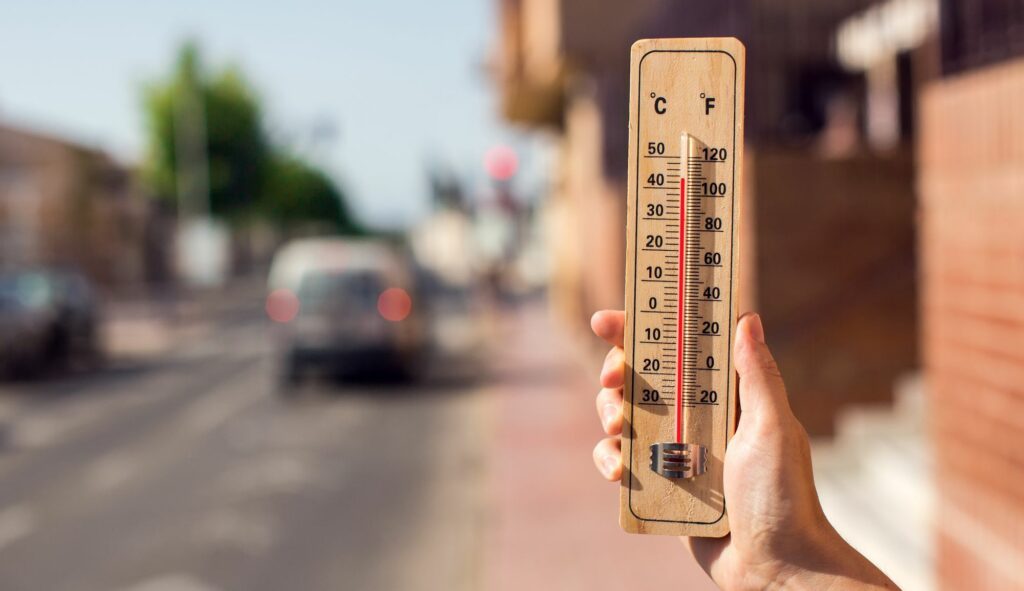 thermometer, hitze in der stadt